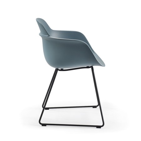Sicla – Chaise contemporaine avec piètement traîneau, légèreté visuelle et confort au rendez-vous