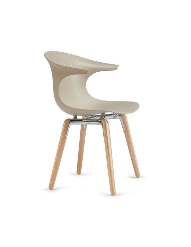 fauteuil moderne avec base en bois massif et coque et plastique beige Loop Mono