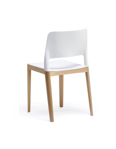 Chaise blanche design Settesusette avec pieds en bois de hêtre naturel