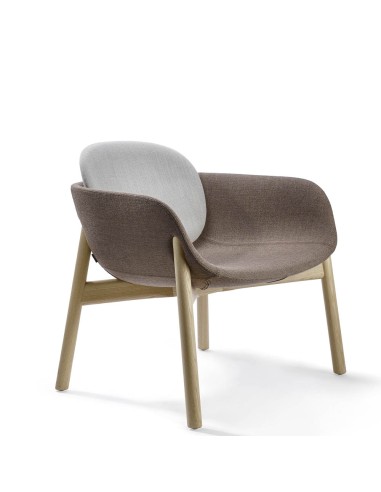 Fauteuil Peb Low Back bicolore brun et gris clair avec piètement en bois naturel