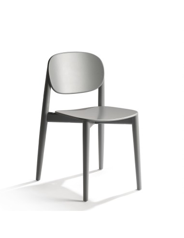 Chaise simple et pratique en bois teinté - modèle Harmo