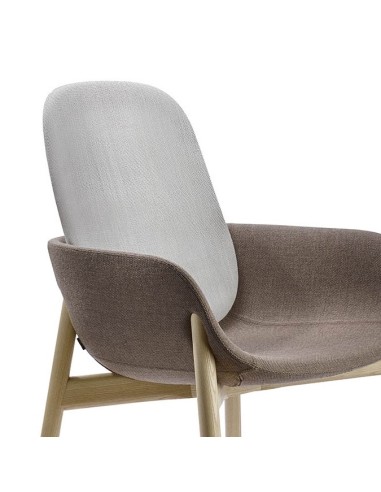 Fauteuil pieds de bois et assise rembourrée pour salle d'accueil - PEB 