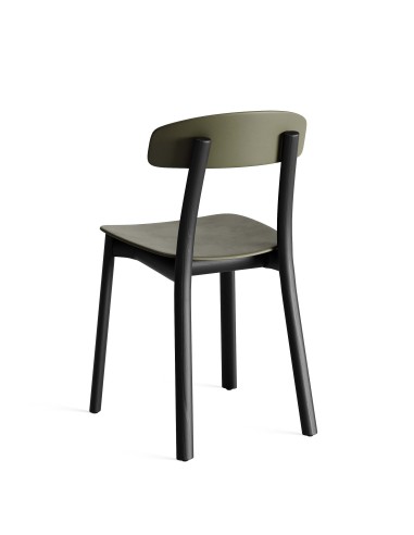 Feluca Organic – Chaise moderne au style rétro, alliant confort et esthétique grâce à son piétement en bois