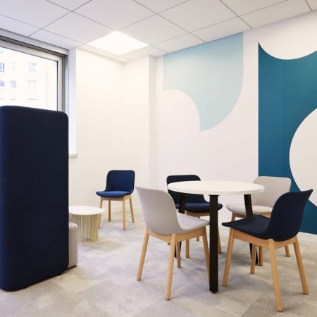 Chaise rétro avec piétement en bois - Baltic 2 Classic