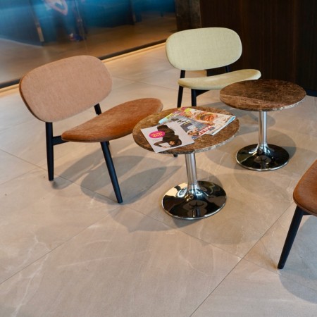 Hall d'attente avec chaises pour visiteurs relax en tissu orange - Harmo