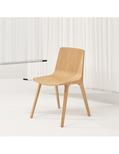 Chaise en bois clair ambiance scandinave design SEAME 4 pieds 