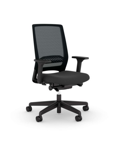  	chaise de bureau ergonomique Kickster vue de 3/4 – dossier en résille et accoudoirs réglables