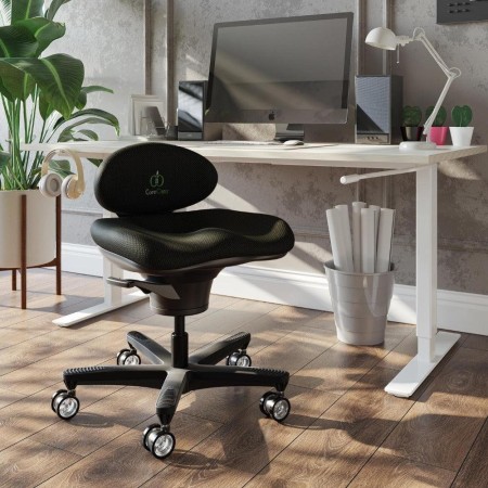 Chaise ergonomique CoreChair Light noire avec assise active et roulettes 2