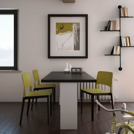 salle à manger avec chaise design Settesusette avec pieds en bois de hêtre naturel