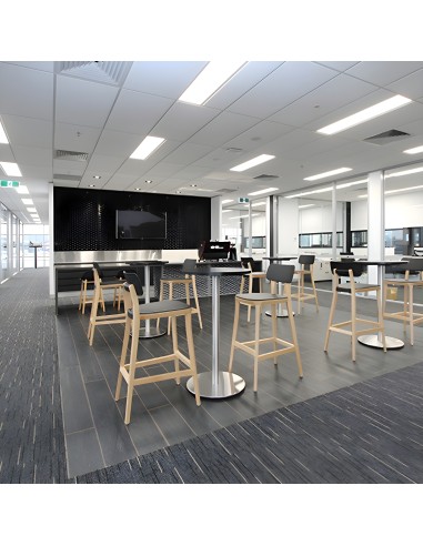 Tabouret haut design bois et plastique salle de coworking – Porta Venezia