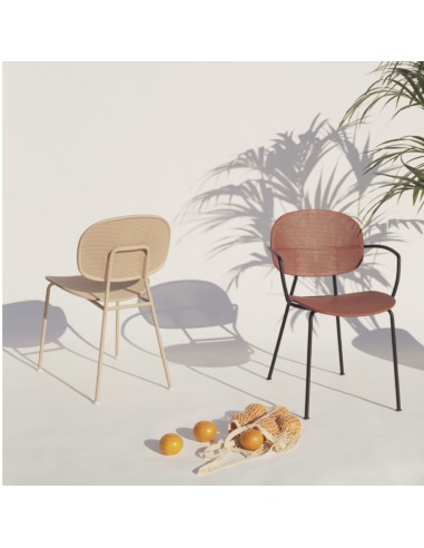 Tondina Slim – Chaise design en plastique recyclé et métal, parfaite pour un intérieur moderne