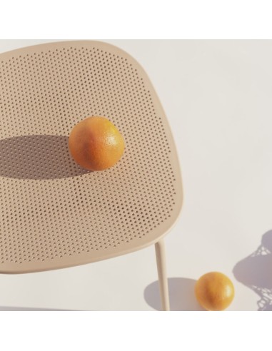 Chaise Tondina Slim – Structure fine en métal et assise en plastique recyclé pour un style épuré