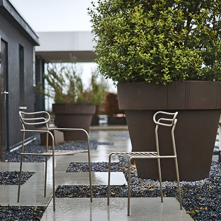 Chaise d'extérieur Uti en acier résistante aux intempéries - terrasse moderne