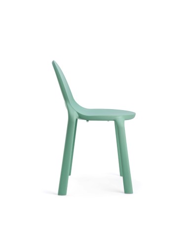 Chaise Drop vert clair vue de profil, ligne sobre et fonctionnelle pour usage intérieurextérieur
