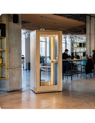 cabine acoustique individuel Haven one en bois pour appels téléphoniques dans un espace de coworking moderne