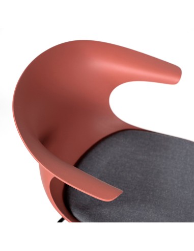 Zoom sur l’assise rembourrée de la chaise Pure Loop Mono version traîneau