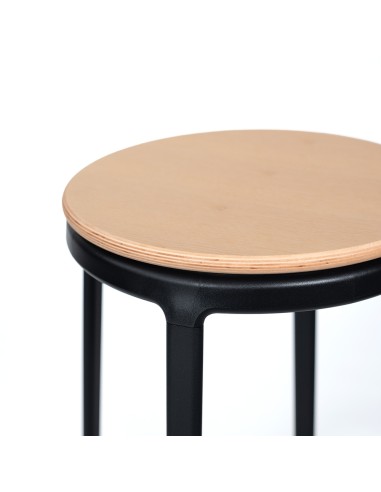 Assise fixe en bois clair du tabouret ROUND&ROUND avec structure noire en métal