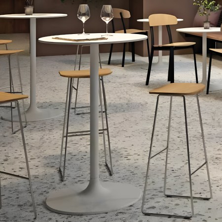 Tabouret de restauration hauteur cuisine - en bois de frêne accueillant KLEJN