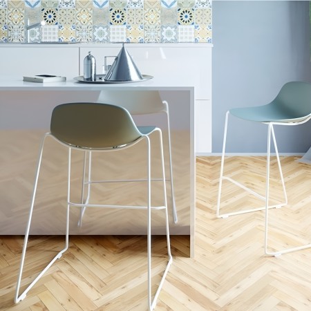 Tabouret de cuisine avec pieds traîneau - assise rembourrée - confort et legerté hauteur îlot de cuisine - Pure loop mini 2