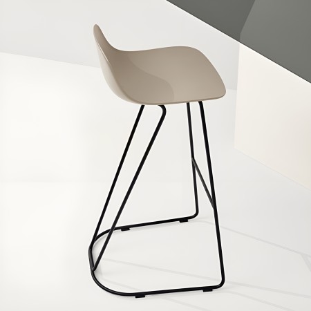 Tabouret de cuisine Pure Loop Mini Dandy beige avec structure traîneau noire