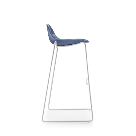 Tabouret hauteur bar bleu - assise rembourrée et piètement en acier traîneau Pure Loop Mini