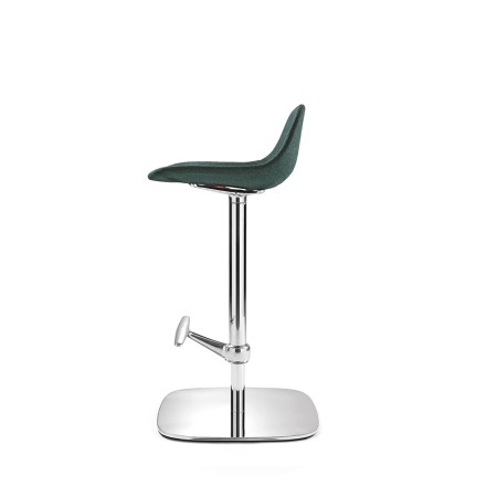 tabouret design Pure Loop Mini Updown avec assise tissu vert, base carrée et repose-pieds chromé 2