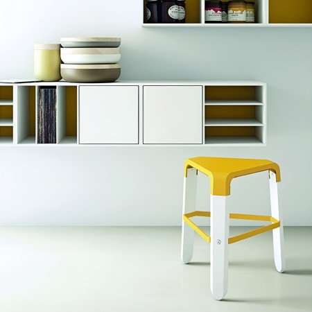 Tabouret bas pour coin lecture, salle d'attente - bois et plastique moderne design Picapau