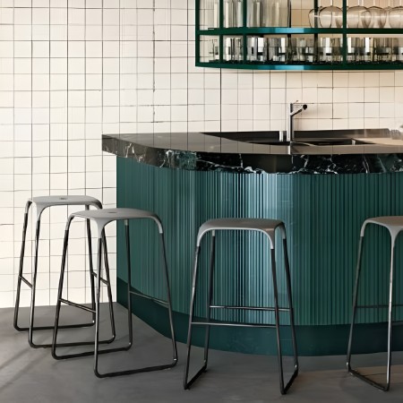 Tabouret couleur sable acier et plastique - design épuré Bobo 2