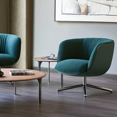 Fauteuils Bombom verts à base 4 branches chromée – aménagement lounge professionnel