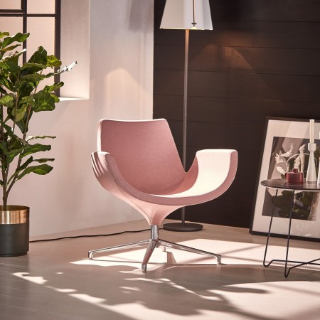 Fauteuil Beetle dossier bas rose – assise enveloppante et base pivotante en aluminium 2