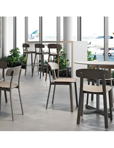 Chaise empilable en plastique et métal pour intérieur – Feluca Pop salle de pause, réception
