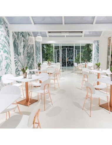 Chaise Tondina Pop intérieure en plastique blanc avec piètement acier teint - moderne et design