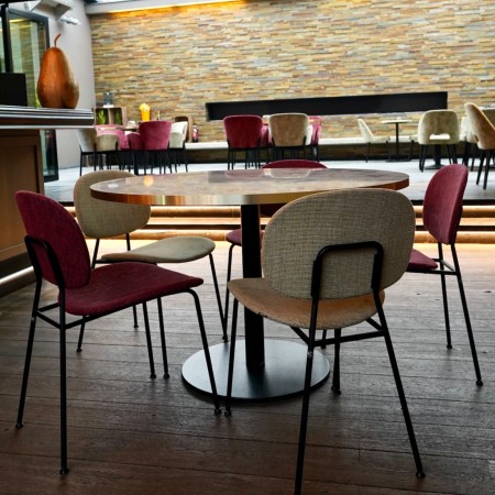 Tondina Pop – Chaise design avec assise en tissu et structure en métal, parfaite pour un intérieur élégant 2