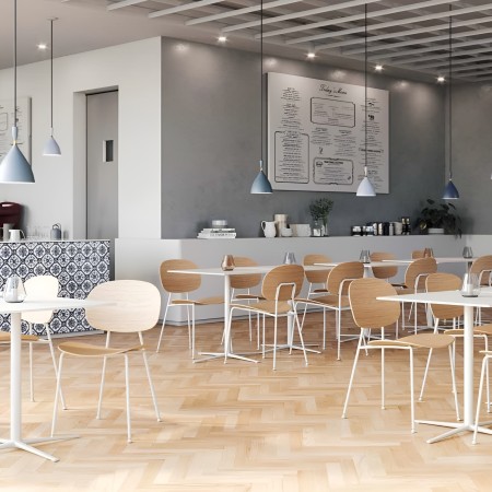 Chaise en bois Tondina 4 pieds en acier et assise en bois confortable et moderne 2