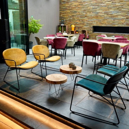 Chaises lounge en bois et acier rembourrée - salle d'attente, accueil confortable Tondina