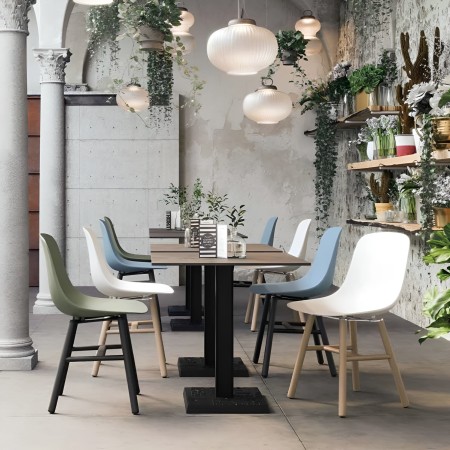 Chaise Pure Loop Mono Retro avec assise plastique et pieds en chêne naturel - salle à manger, pause