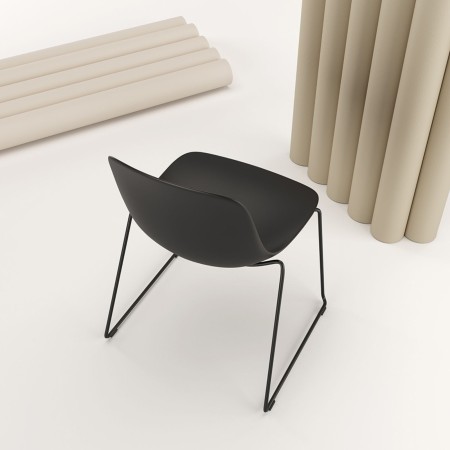 Chaise Pure Loop Mono pieds luge pour îlot de cuisine en plastique noir et acier