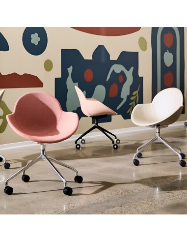 chaise Cookie pivotante à roulettes avec base aluminium poli - bureau et espaces pro