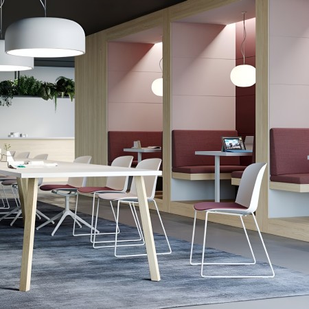 Chaise Relief pieds traîneau et assise rembourrée pour salle de réunion, travail