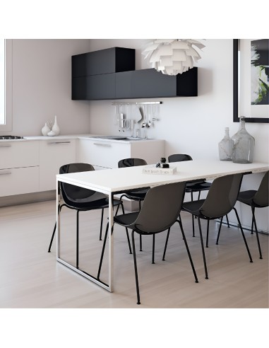 Salle de restauration avec chaises noires Pure Loop Mono - style épuré