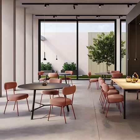 Chaise Takumi – Revêtement en tissu doux et lignes épurées pour un confort au quotidien 2