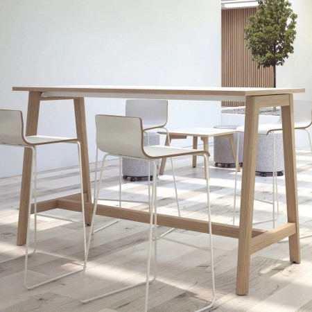 Table haute NOVA WOOD avec chaises design en bois et métal blanc