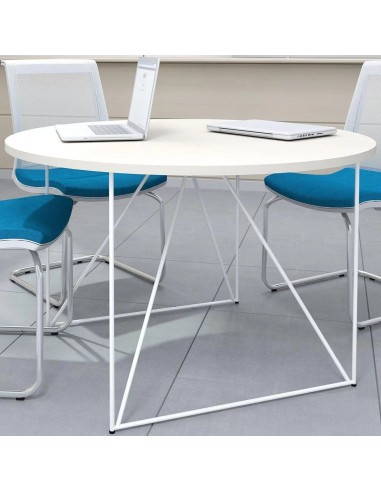 Table ronde AIR blanche avec chaises EVA bleues en salle de réunion