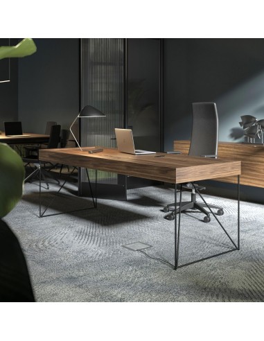 Bureau AIR Executive en bois avec tiroirs de rangement et prises pour salle de direction