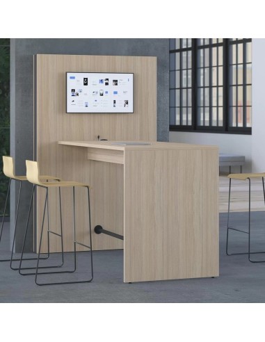 Espace de visioconférence avec table haute bois clair et MUR MEDIA