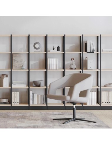 Etagère modulaire multifonctions COMBUS avec décoration derrière chaise beige