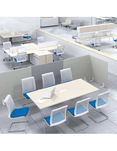 Salle de réunion avec table AIR et chaises EVA blanches et bleues