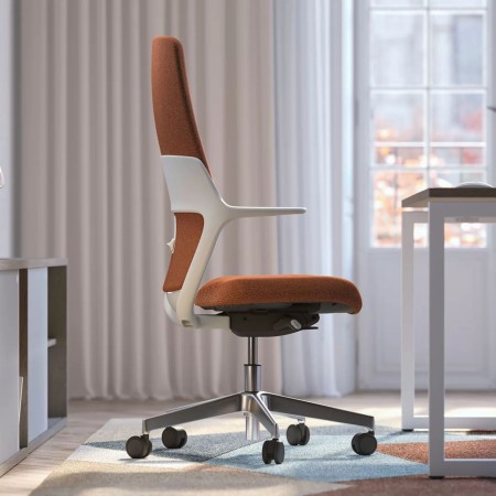 Siège OFY dossier haut devant un bureau