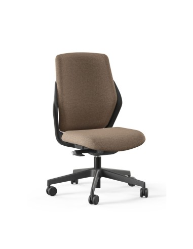 Chaise de bureau ergonomique marron avec dossier incurvé et base à roulettes, parfaite pour un confort optimal au travail.