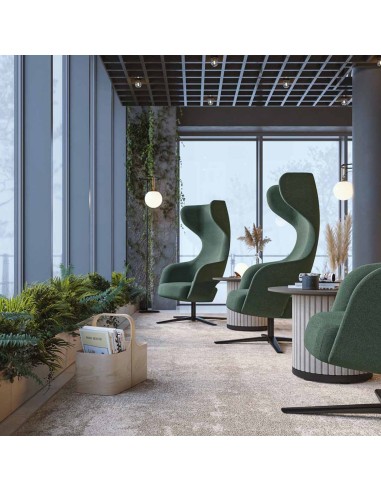 Chaises vertes design modèle Sandie dans un espace lumineux